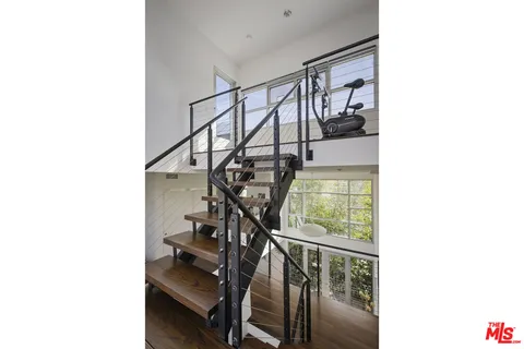 $997,000 | 4111 Sunset Boulevard, Unit 220, Los Angeles, CA 90029