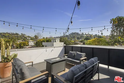 $997,000 | 4111 Sunset Boulevard, Unit 220, Los Angeles, CA 90029