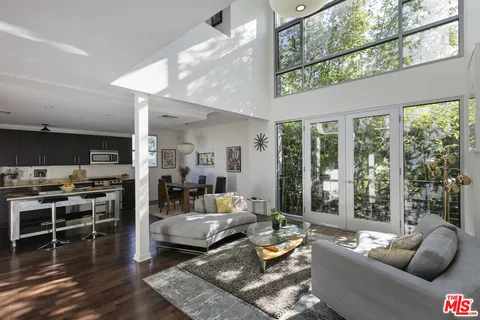 $997,000 | 4111 Sunset Boulevard, Unit 220, Los Angeles, CA 90029