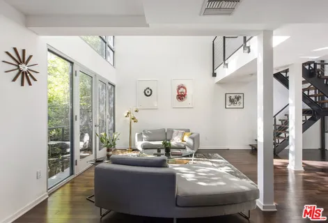 $997,000 | 4111 Sunset Boulevard, Unit 220, Los Angeles, CA 90029