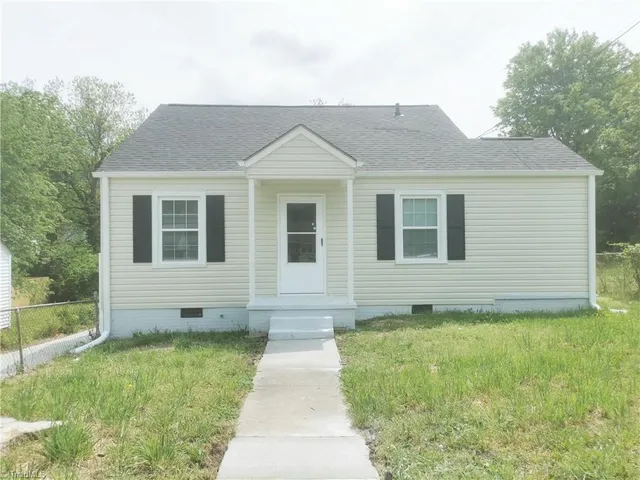 $1,200 | 215 Ray Street, Greensboro, NC 27406