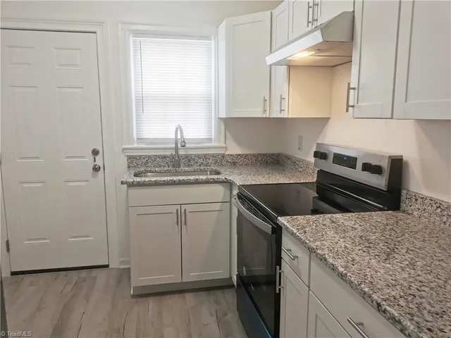 $1,200 | 215 Ray Street, Greensboro, NC 27406