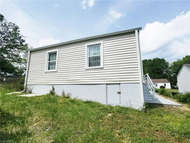 $1,200 | 215 Ray Street, Greensboro, NC 27406