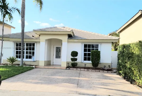 $3,150 | 5267 Northwest 186th Lane, Miami Gardens, FL 33055