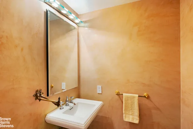 $1,200,000 | 425 East 58th Street, Unit 8F | Sutton Place