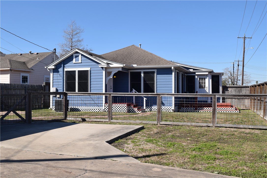 701 Naples Street Corpus Christi, TX 78404 - Photo 26 of 31 Back of home, RV /boat parking
