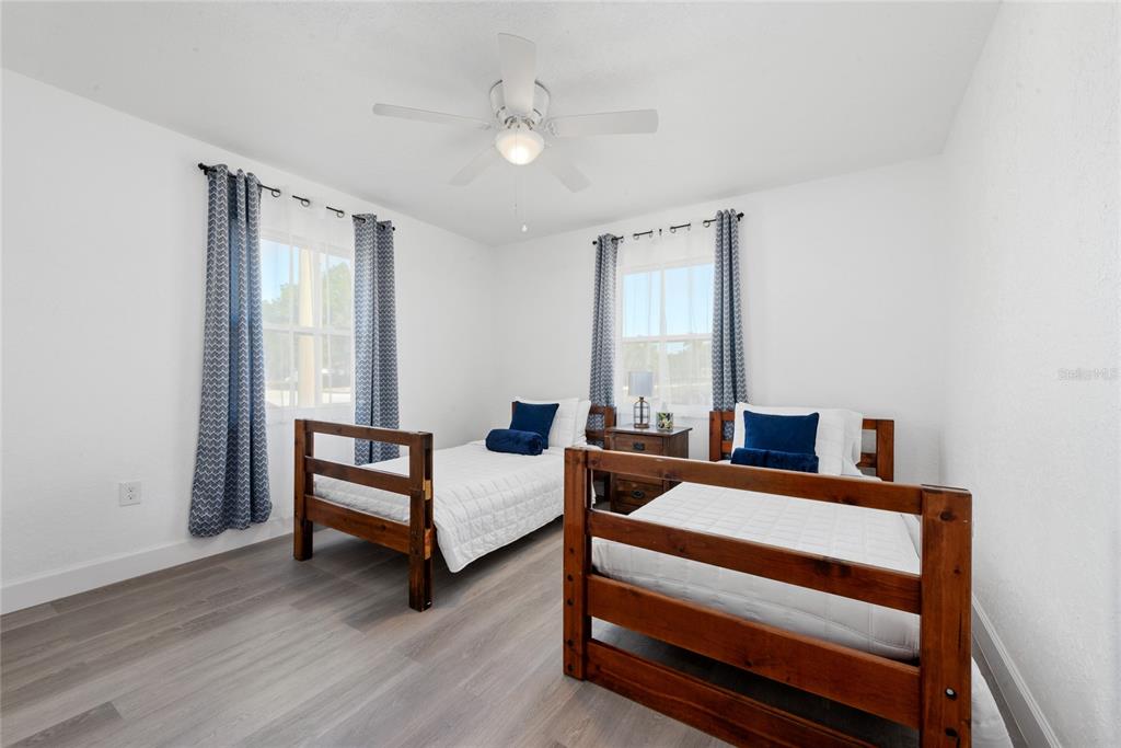 52 North York Road Avon Park, FL 33825 - Photo 28 of 44 a living room with furniture and wooden floor