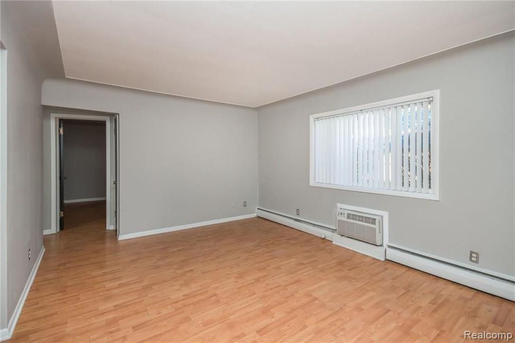 649 West Maple Road, Unit 6492 Clawson, MI 48017 - Photo 10 of 27