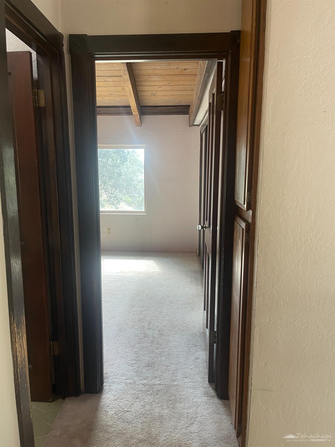 27600 Bear Valley Road Tehachapi, CA 93561 - Photo 7 of 31 Gallery Image 7