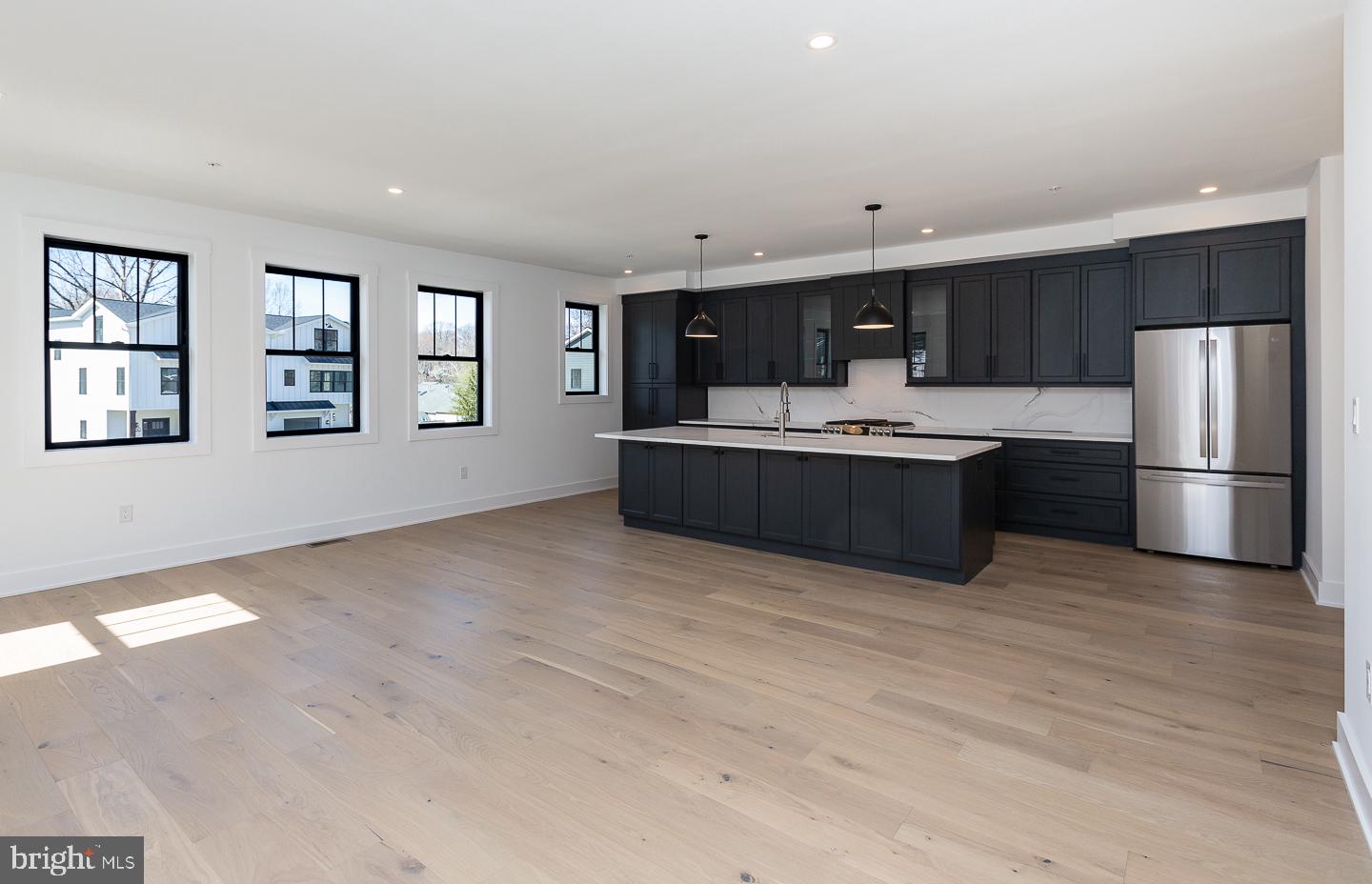 981 Henry Avenue Wayne, PA 19087 - Photo 18 of 32 Modern elegance in a bright space.