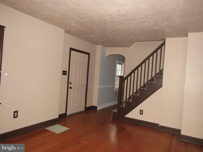 49 Ridgeway Drive York, PA 17404 - Photo 5 of 11 Gallery Image 5