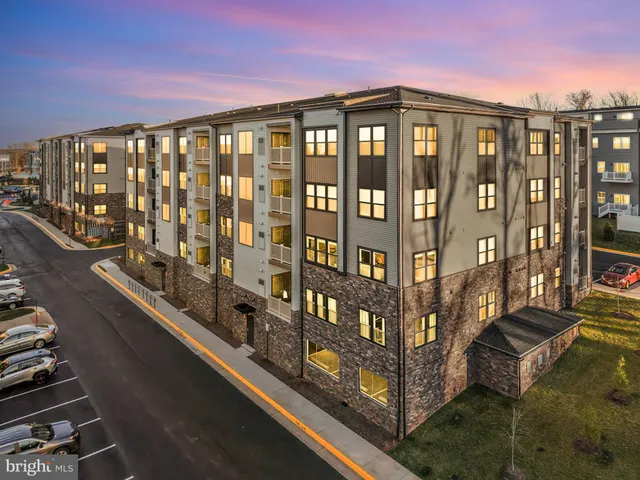 a view of a tennis court
