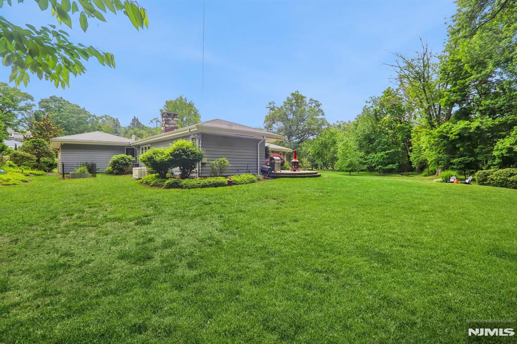 95 Yantacaw Brook Road Montclair, NJ 07043 - Photo 36 of 48