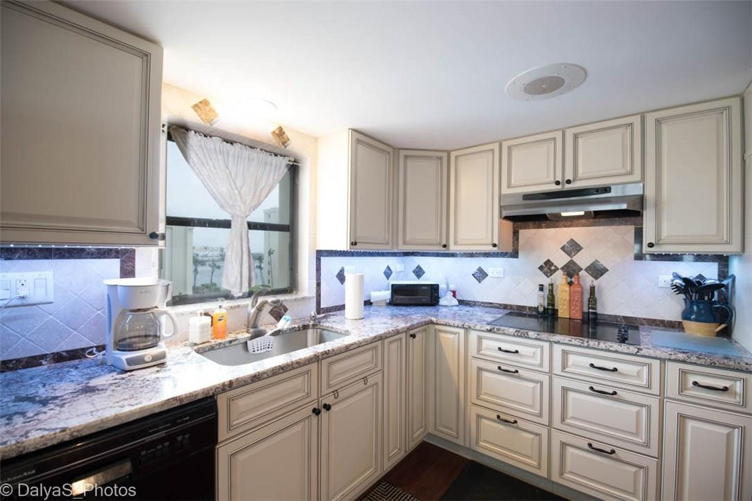 Undisclosed Address Tequesta, FL 33469 - Photo 4 of 14 Photo 4