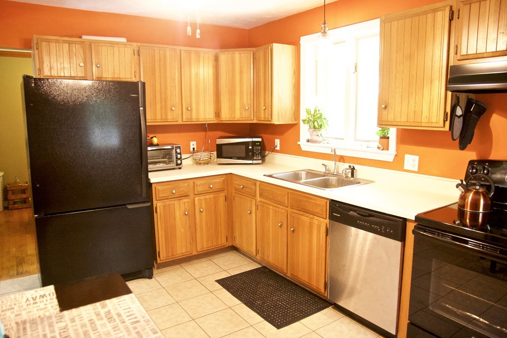 90 Long Hill Road Brookfield, MA 01506 - Photo 4 of 24