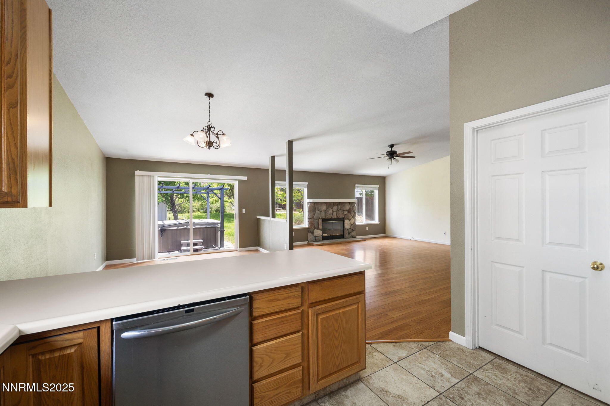 2120 Keystone Avenue Reno, NV 89503 - Photo 13 of 35 23-web-or-mls-2120 Keystone-9