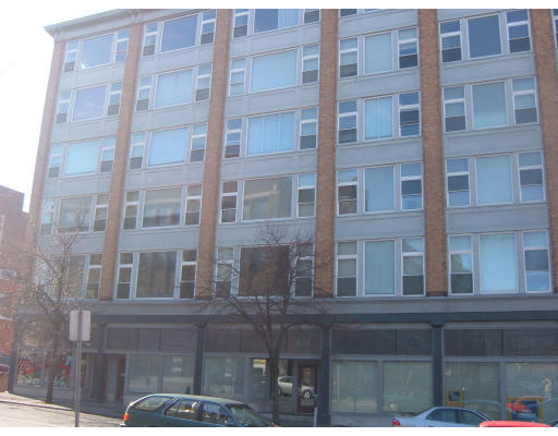 158-166 Chestnut Street, Unit 5F Springfield, MA 01103 - Photo 1 of 1 a front view of a building