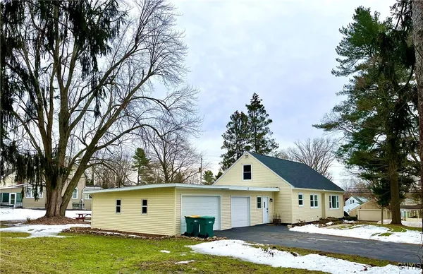 $325,000 | 2 Battery, Lysander, NY 13027