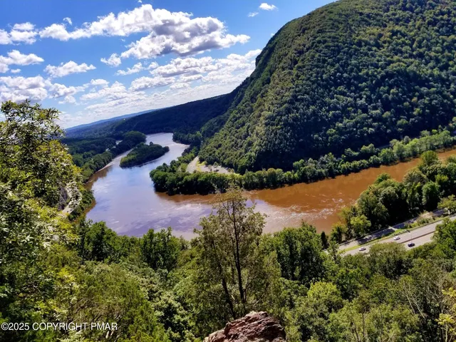 $1,800 | 121 Overland Drive, Long Pond, PA 18334