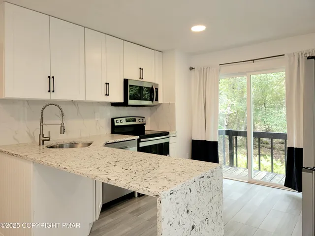 $1,800 | 121 Overland Drive, Long Pond, PA 18334