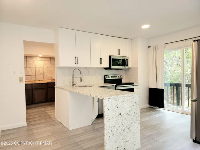 $1,800 | 121 Overland Drive, Long Pond, PA 18334