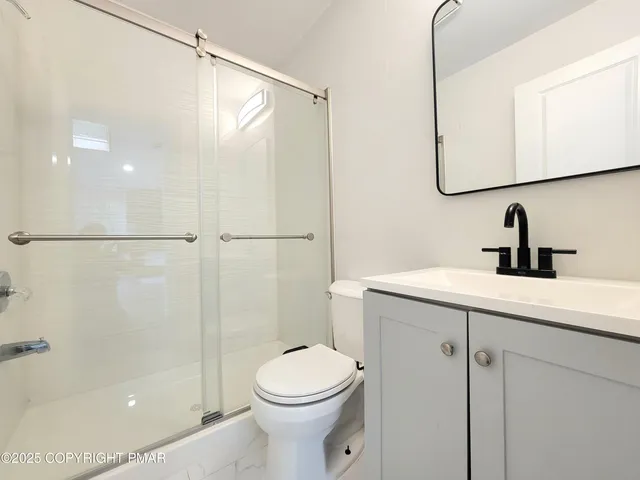 $1,800 | 121 Overland Drive, Long Pond, PA 18334