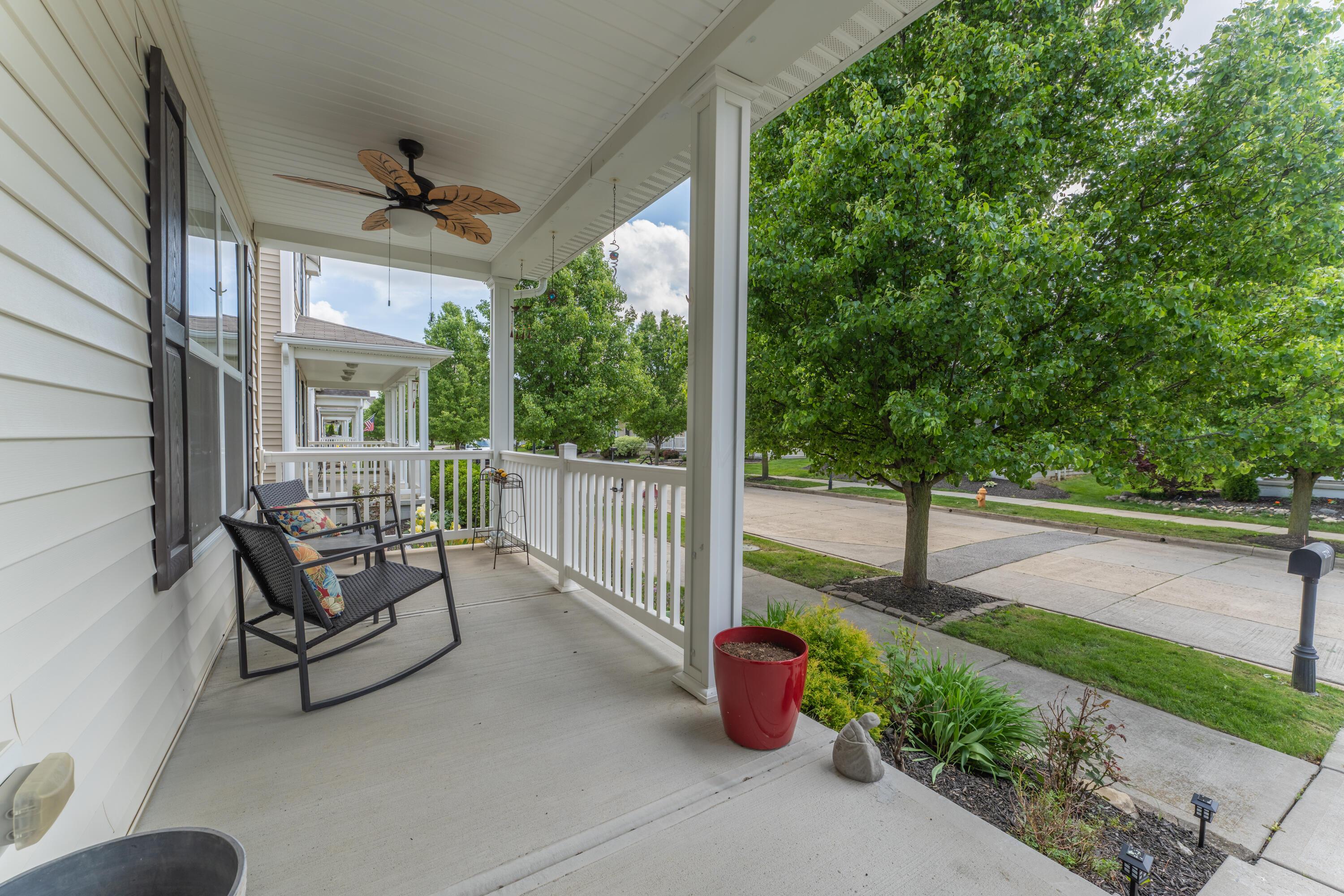 5712 Stearns Road Dublin, OH 43016 - Photo 4 of 42 5712Streams-2114-HDR