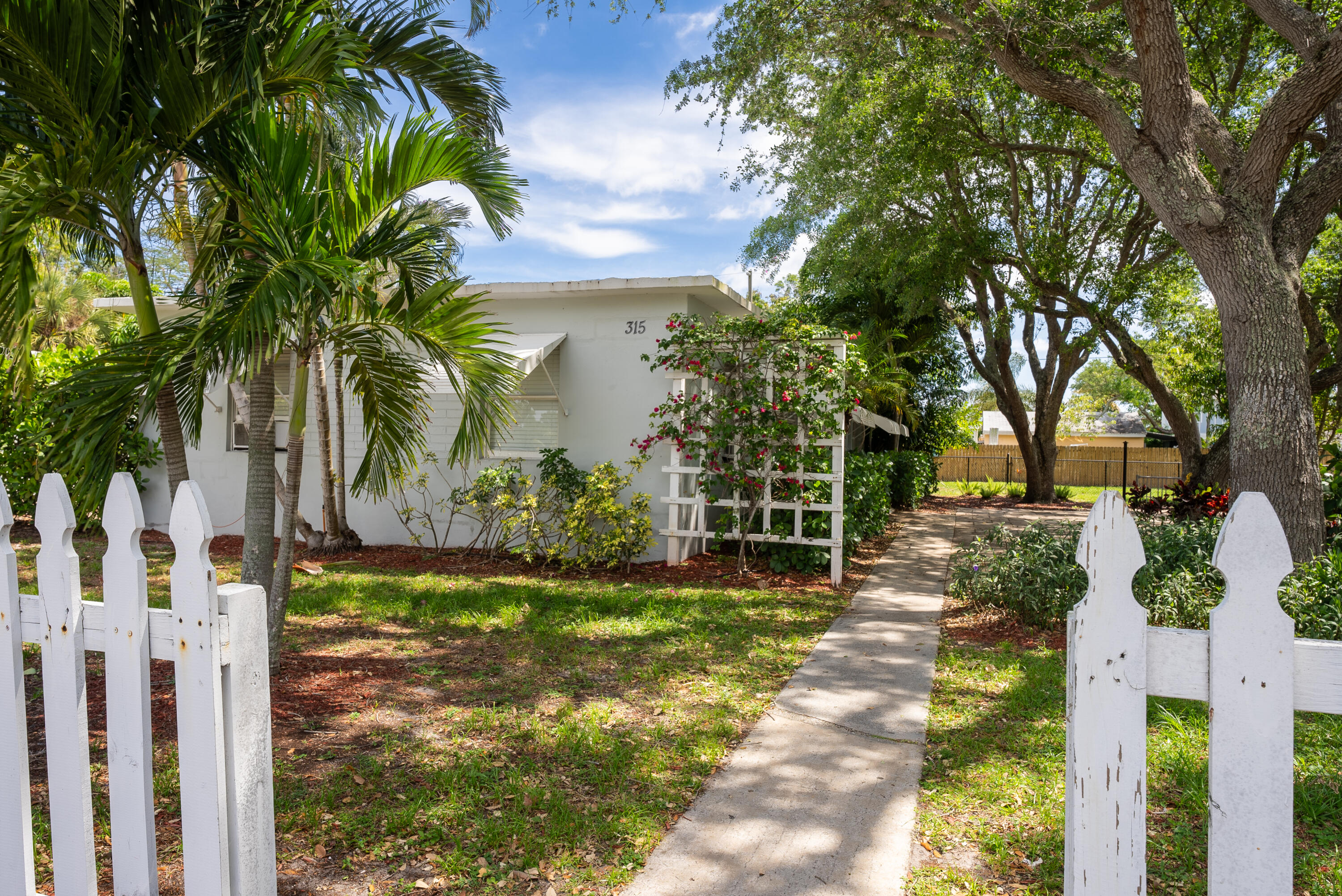 111 Southwest 4th Street Delray Beach, FL 33444 - Photo 4 of 21 DSC06530-HDR
