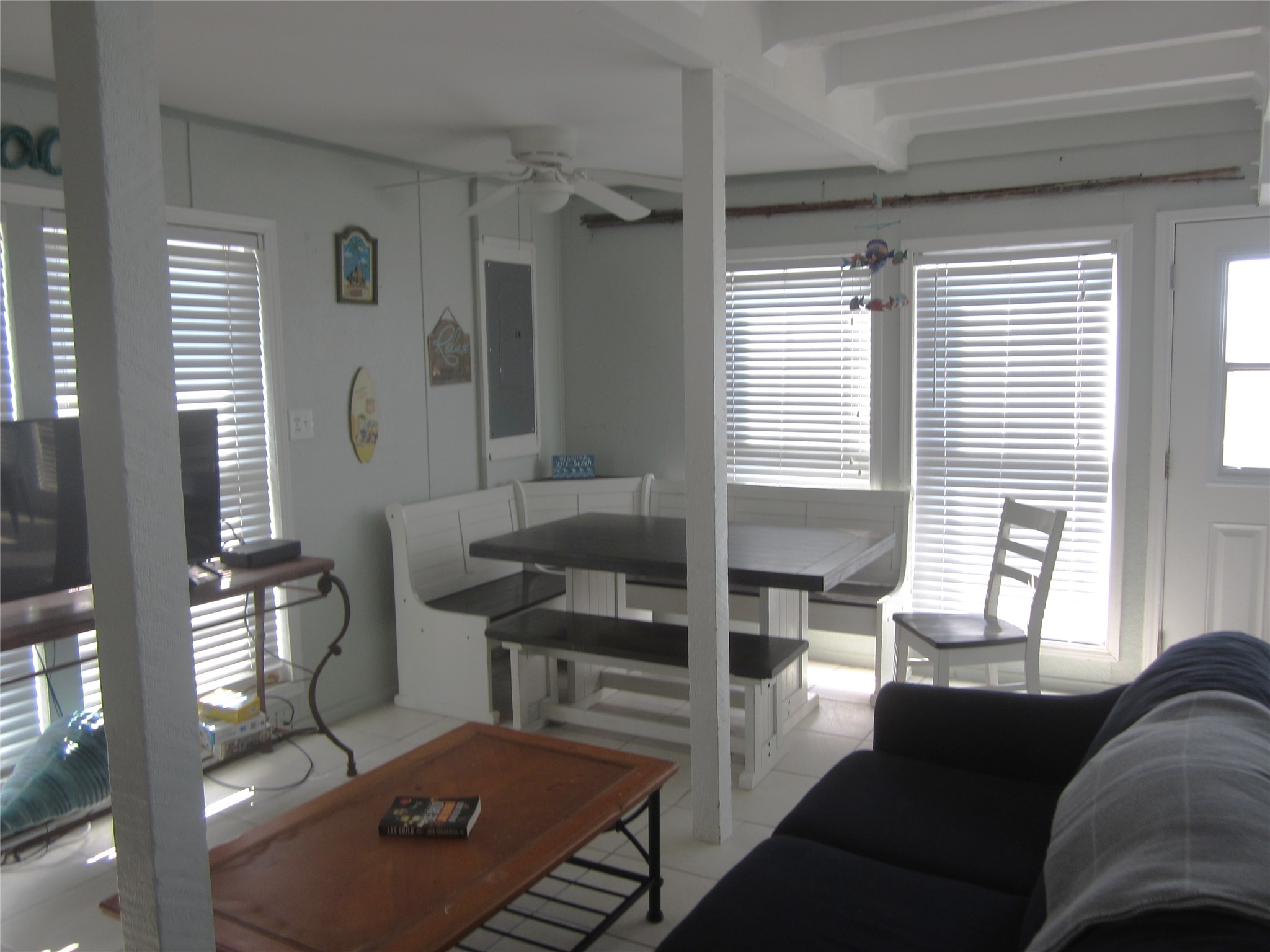 21639 Termini-San Luis Pass Road Galveston, TX 77554 - Photo 10 of 33 Living area with plenty of light