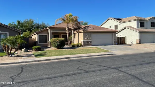 $2,550 | 324 West Oriole Way, Chandler, AZ 85286