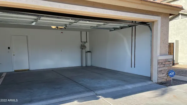 $2,550 | 324 West Oriole Way, Chandler, AZ 85286