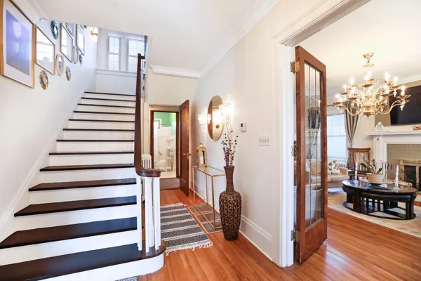 $360,000 | 929 East Elm Avenue, Waseca, MN 56093