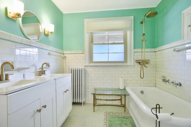 $380,000 | 929 East Elm Avenue, Waseca, MN 56093