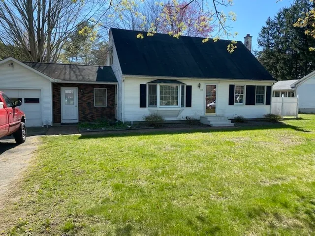 $3,800 | 159 Belchertown Road, Amherst, MA 01002