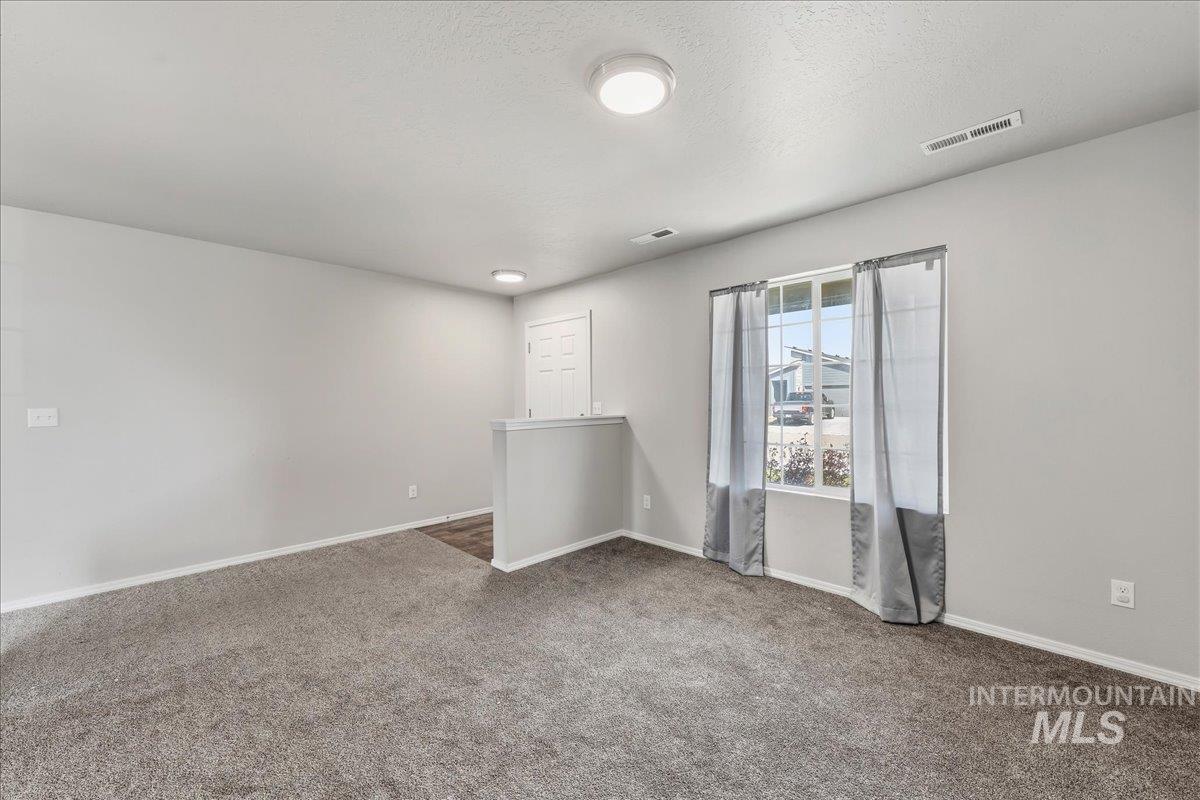 895 Southwest Miner Street Mountain Home, ID 83647 - Photo 13 of 46