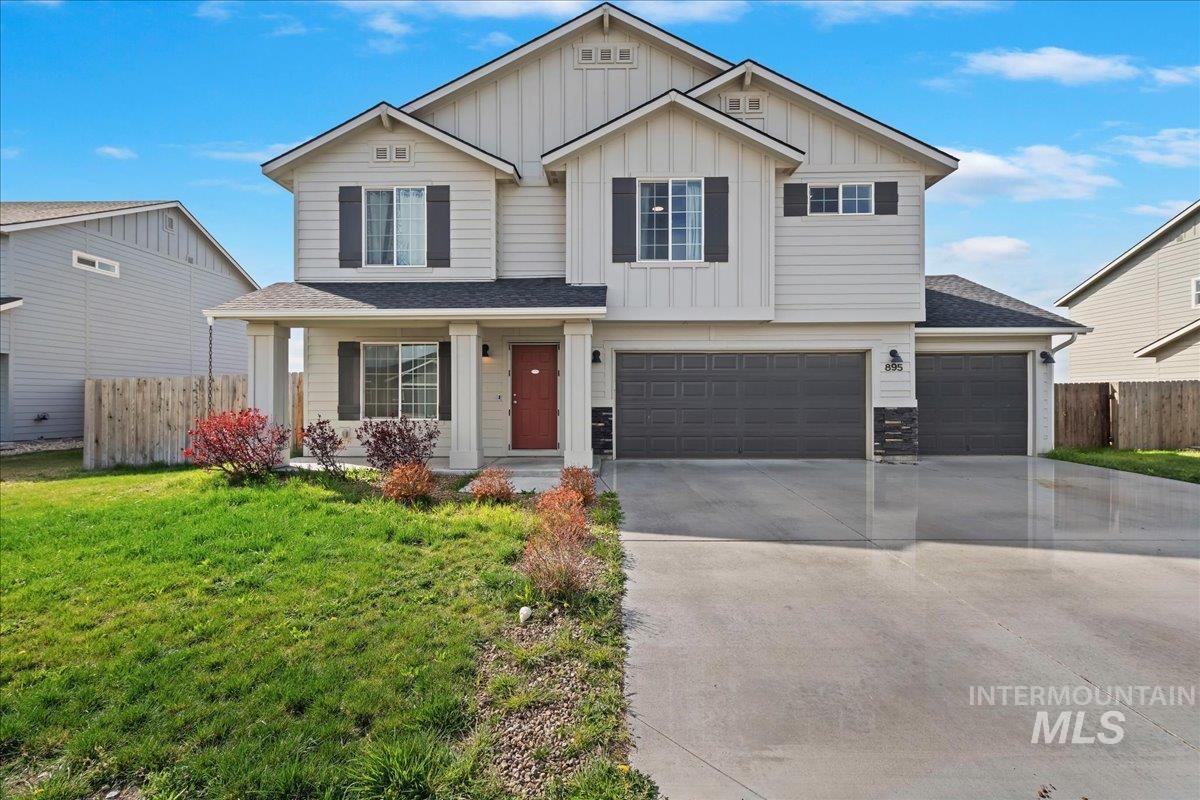 895 Southwest Miner Street Mountain Home, ID 83647 - Photo 2 of 46