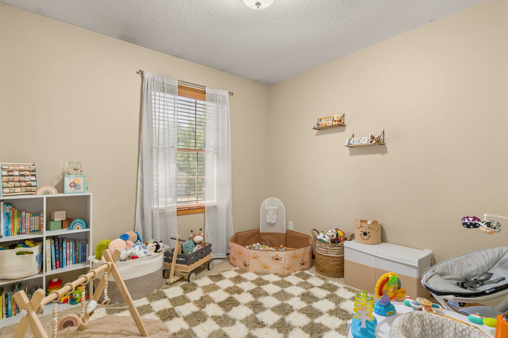 5343 Hillandale Road Davenport, IA 52806 - Photo 18 of 36
