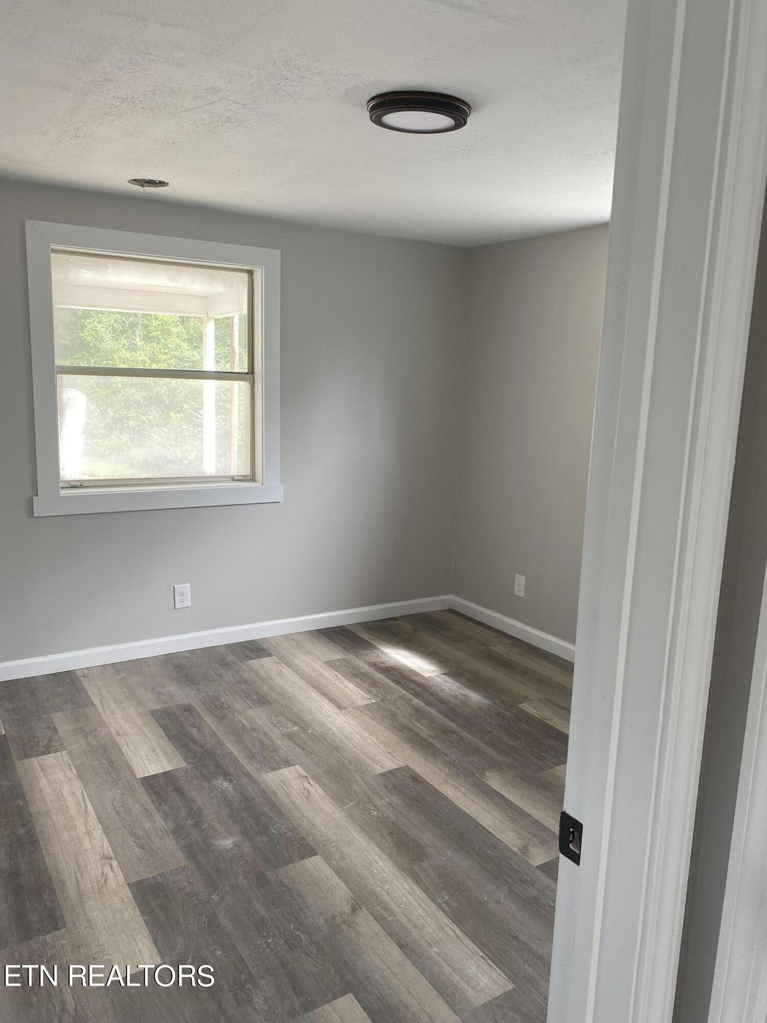 162 Hannah Road Harriman, TN 37748 - Photo 9 of 18 HANNAH BED 2