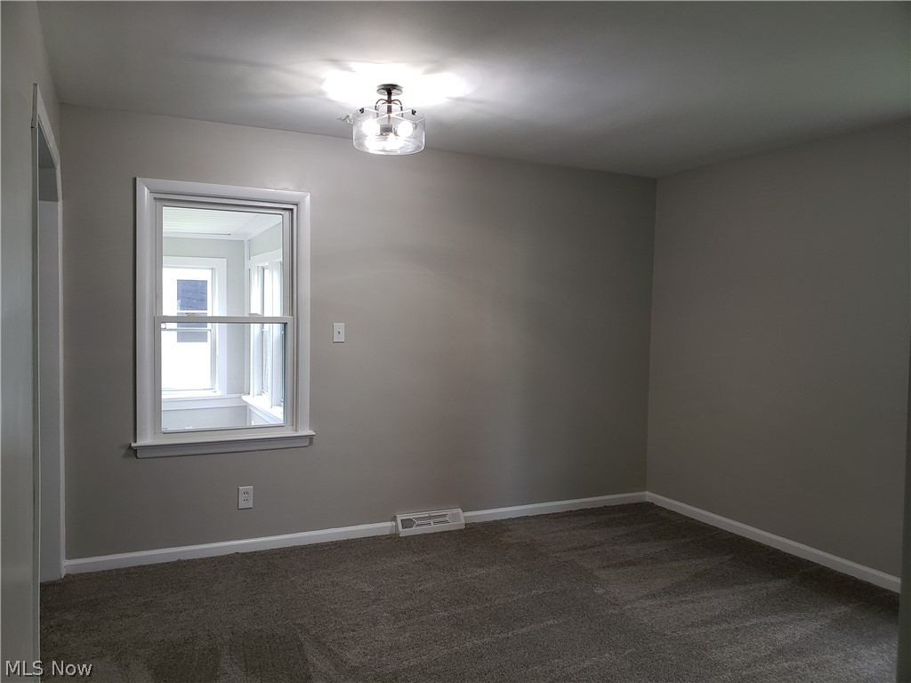 4082 Wilmington Road Cleveland, OH 44121 - Photo 18 of 35 Main Floor Family Room off Kitchen