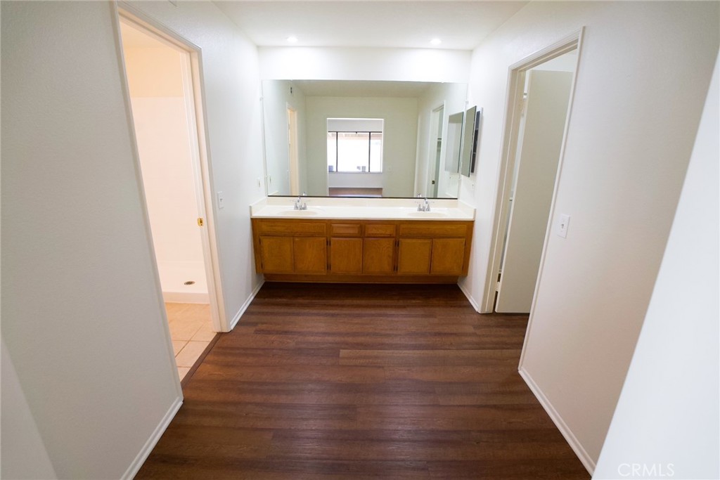 2607 Rochelle Place Simi Valley, CA 93063 - Photo 14 of 17 Master bathroom