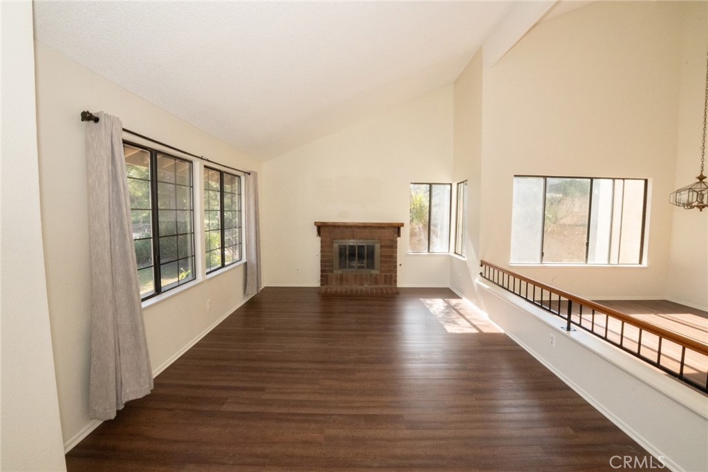 2607 Rochelle Place Simi Valley, CA 93063 - Photo 3 of 17