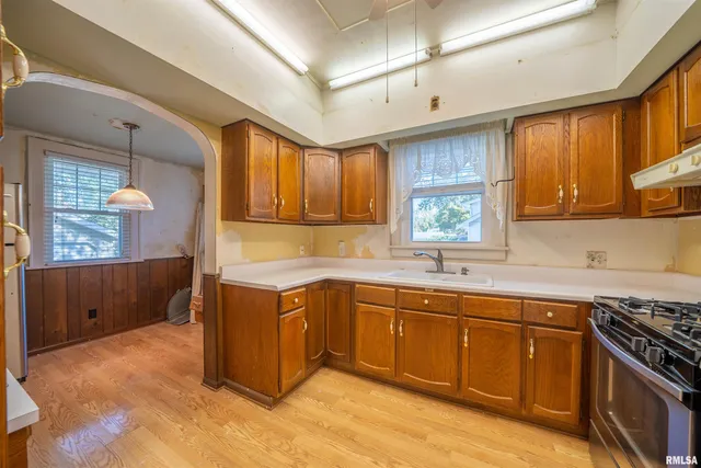 $149,900 | 2115 West Kellogg Avenue, West Peoria, IL 61604