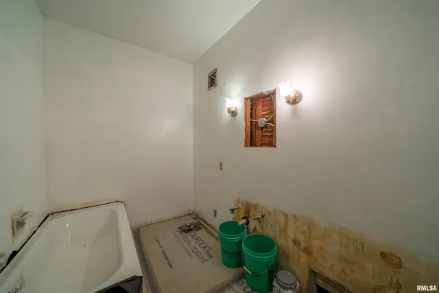 $149,900 | 2115 West Kellogg Avenue, West Peoria, IL 61604