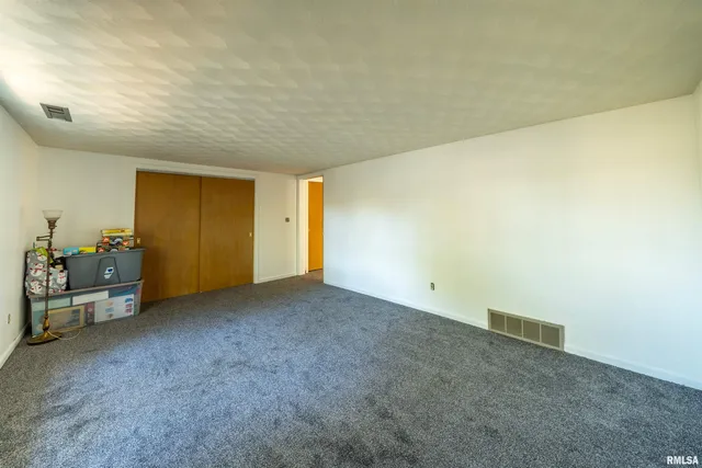 $149,900 | 2115 West Kellogg Avenue, West Peoria, IL 61604