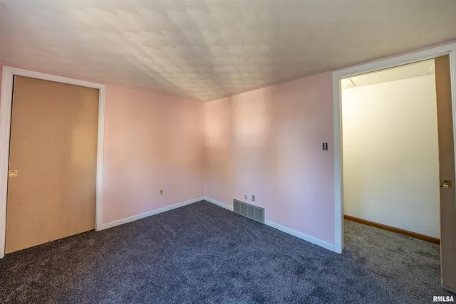 $149,900 | 2115 West Kellogg Avenue, West Peoria, IL 61604