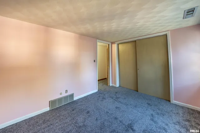 $149,900 | 2115 West Kellogg Avenue, West Peoria, IL 61604