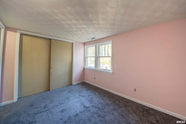 $149,900 | 2115 West Kellogg Avenue, West Peoria, IL 61604