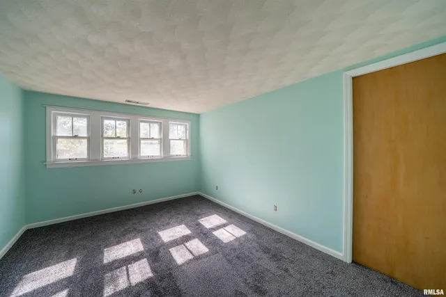 $149,900 | 2115 West Kellogg Avenue, West Peoria, IL 61604