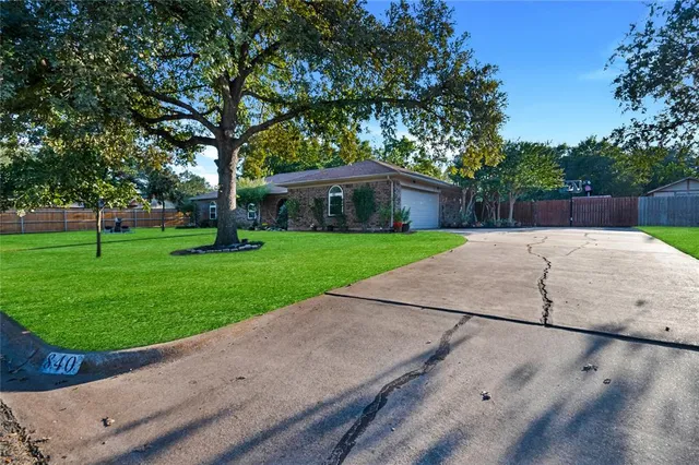 a view of outdoor space yard and green space