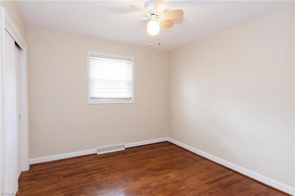 910 Oakview Road High Point, NC 27265 - Photo 14 of 19
